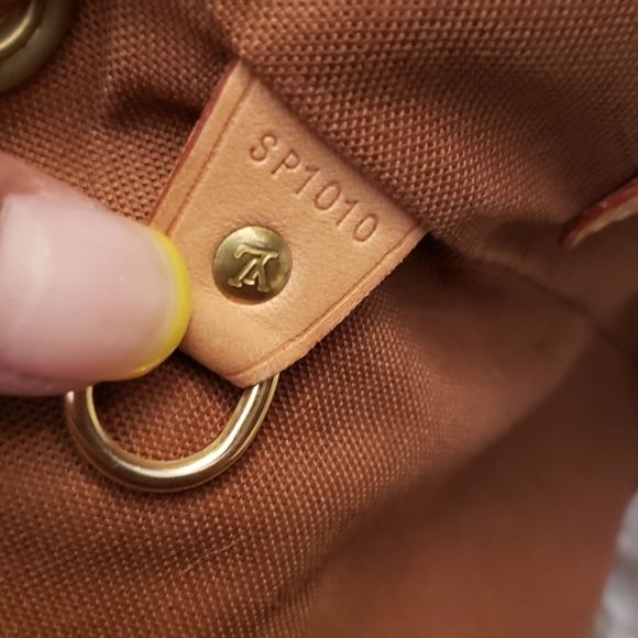 🍀🦋AUTHENTIC Louis Vuitton Backpack MM🦋🍀 - Picture 5 of 11